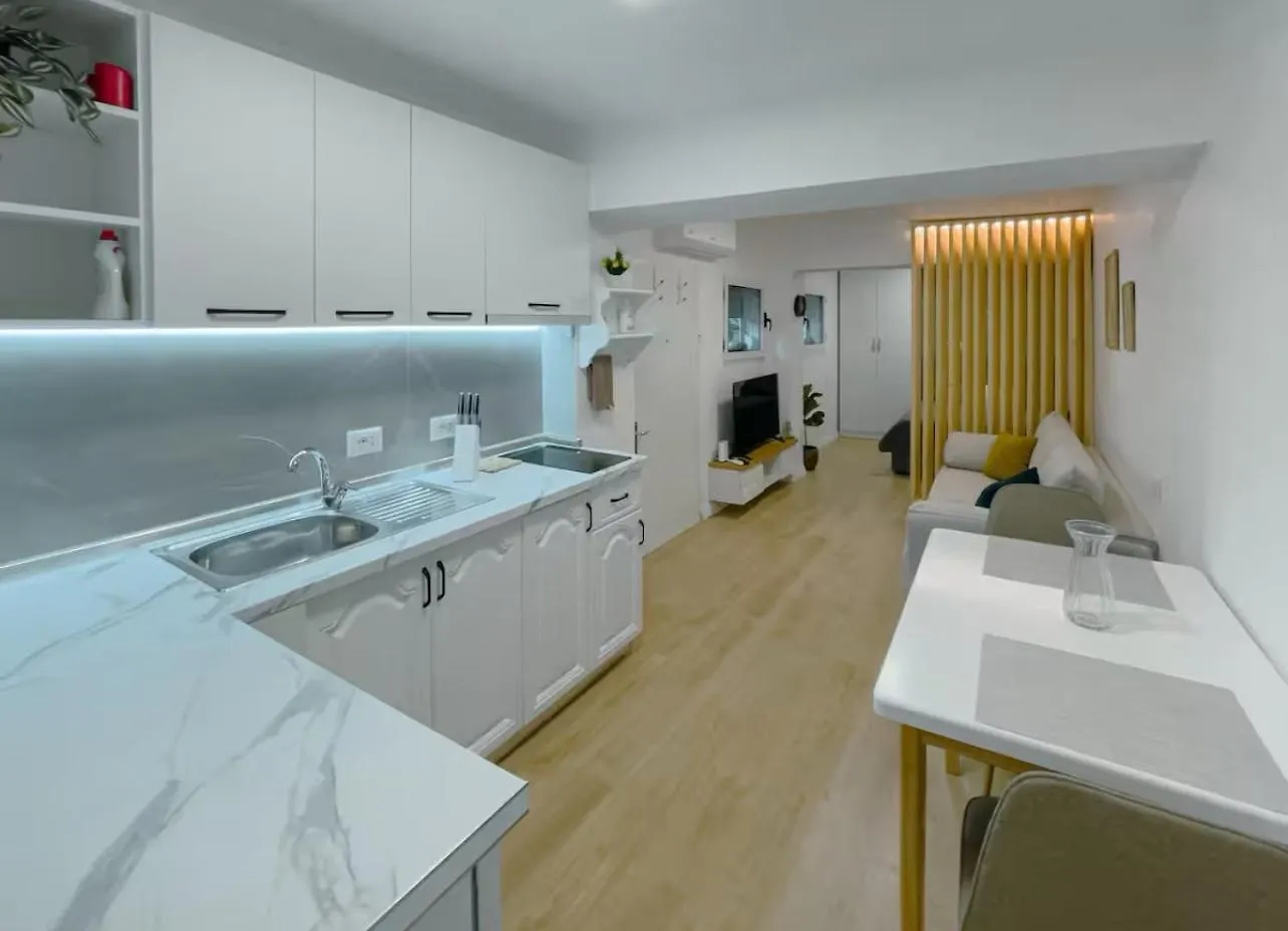 Daire Cozy Home In City Center Tiran